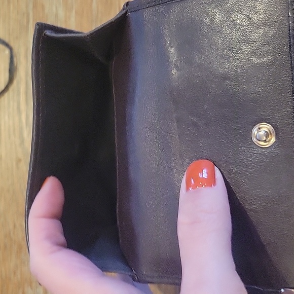 Authentic Gucci GG Wallet - Picture 4 of 7